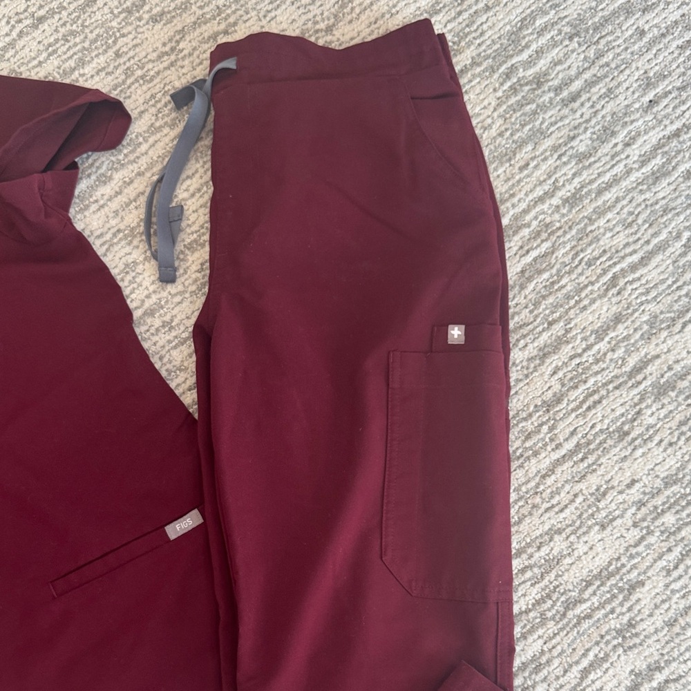 Figs Women's Scrub Set in Wine (Top & Pants) - Picture 5 of 9